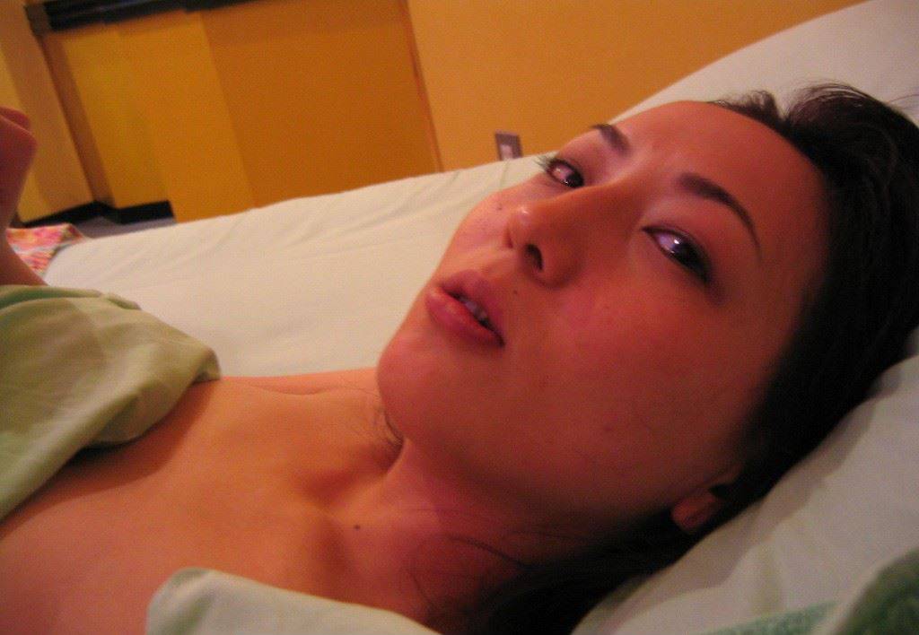 想進入這白嫩的小穴裡面嗎[22P]