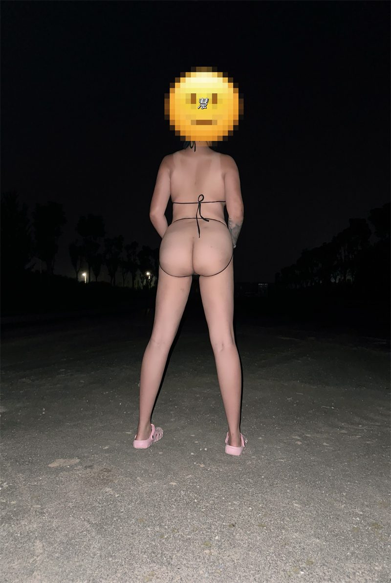 [旧叙原创]  胸大無毛小母狗露出找了個單男舔騷逼屁股很翹哦這個身材你會喜歡嗎手寫驗證 [13P]