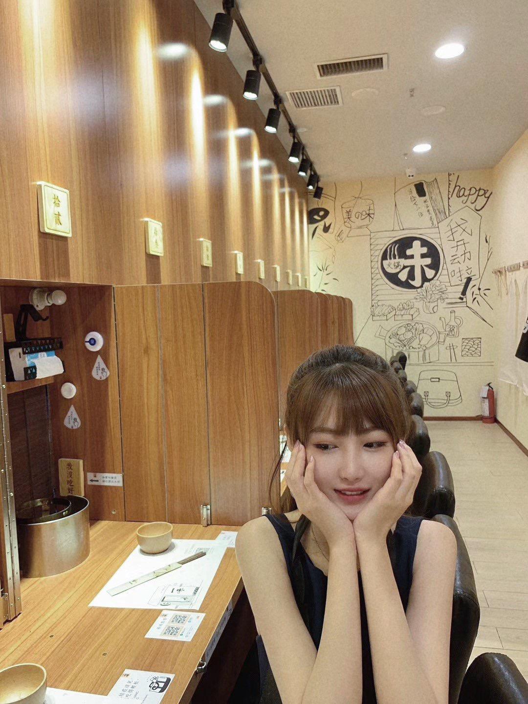 無套中出超漂亮黑絲翹臀女神.大長腿我的最愛[20P]