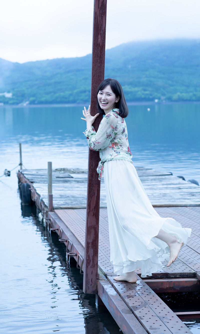 日本偶像派漂亮微熟女展美妙身段诱惑写真 - 兒玉遥