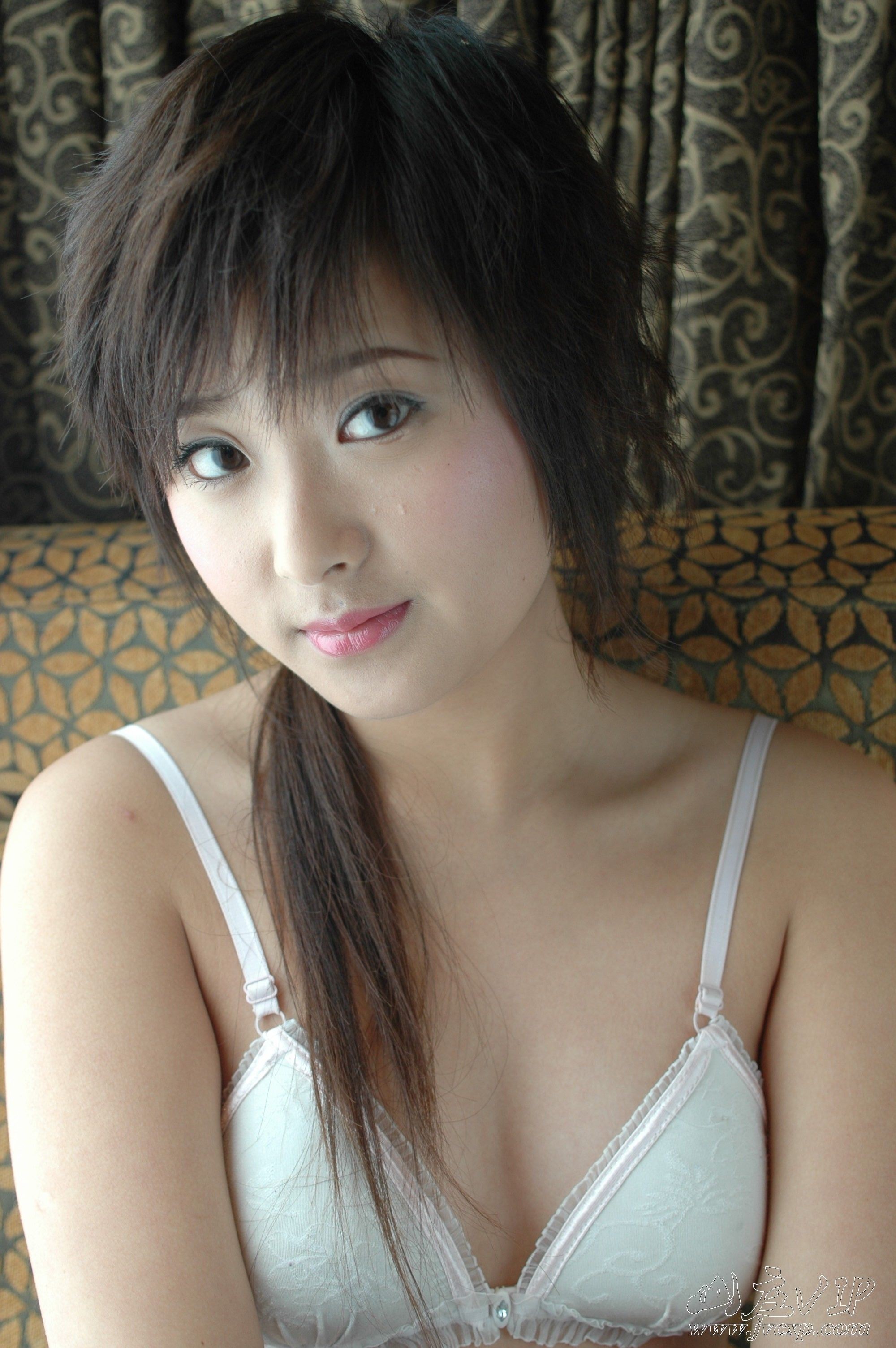 俏皮的國模Jiao J