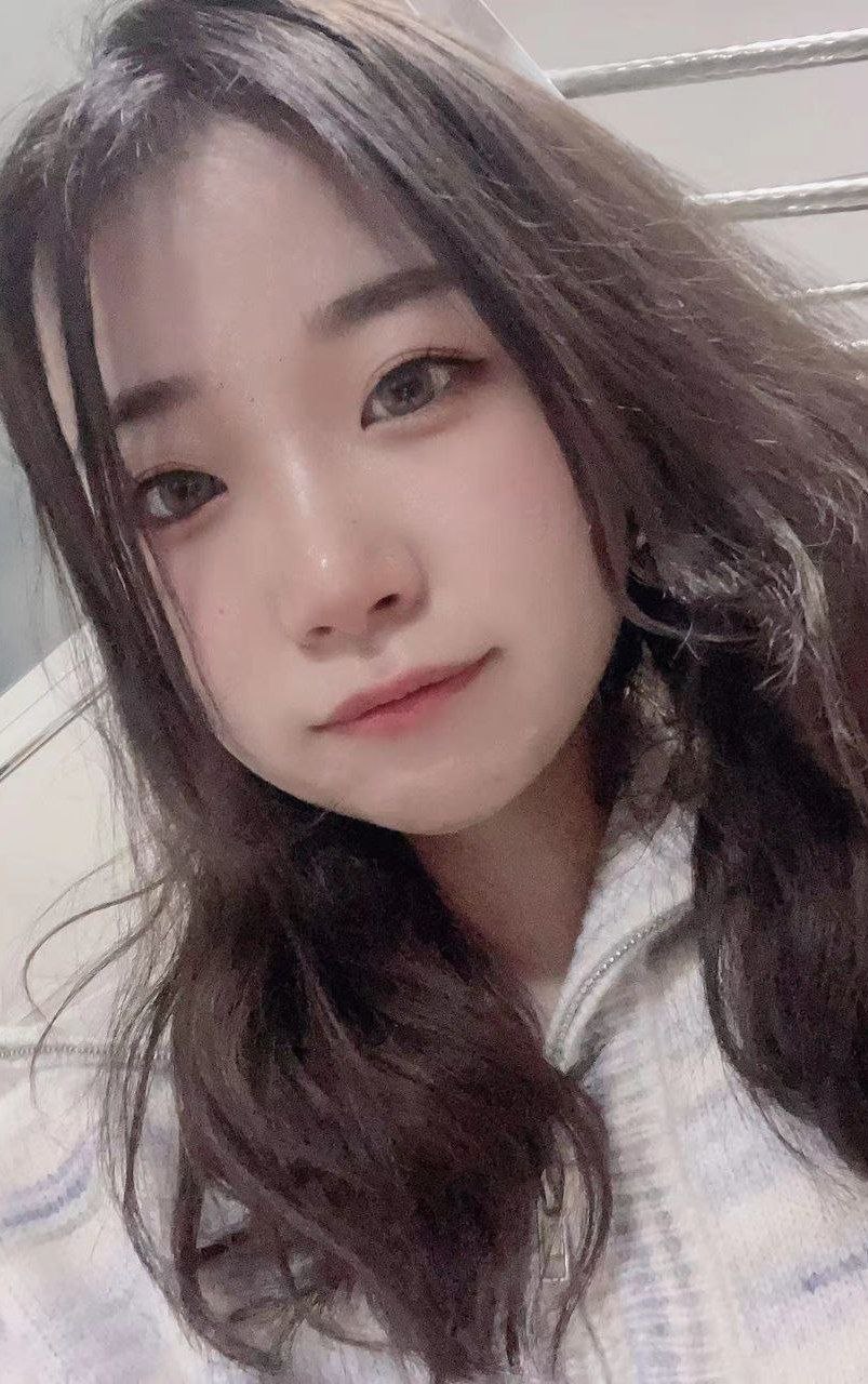 眼鏡學妹真的好騷啊