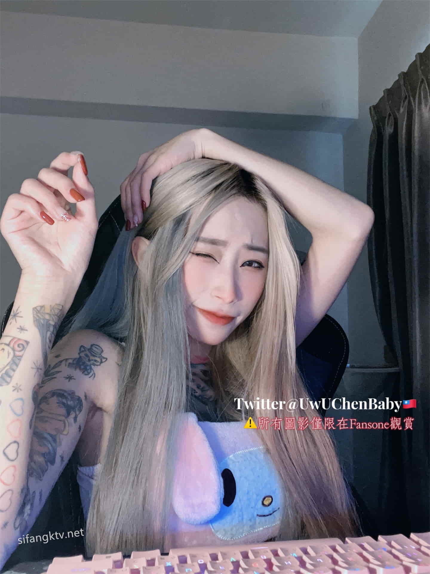 推特43萬粉網紅台灣花臂嬌妹【阿璃】大尺pH性愛福利