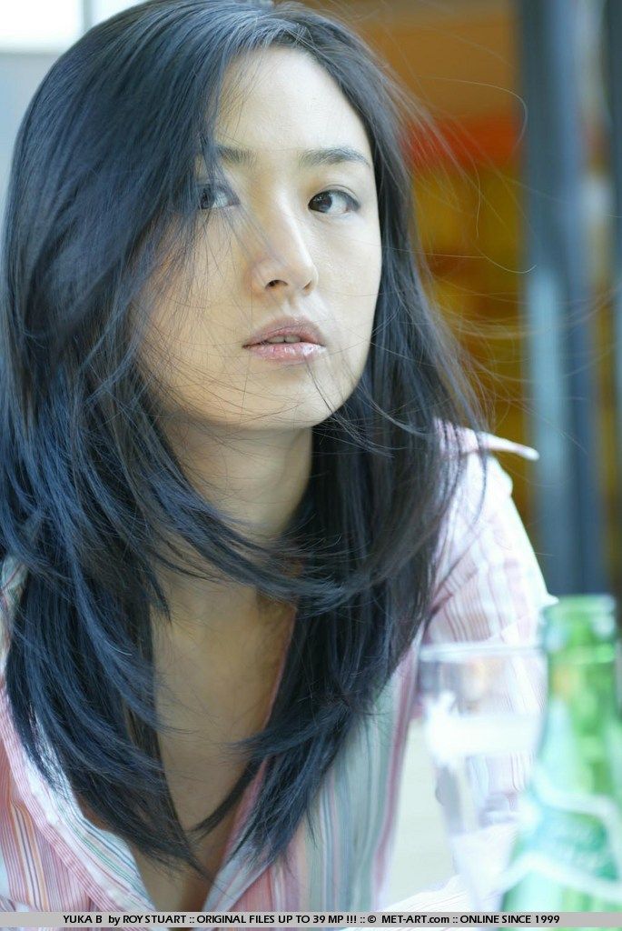 曾上MetArt的北方風景國模開腳露濃毛騷穴寫真 - Yuka B