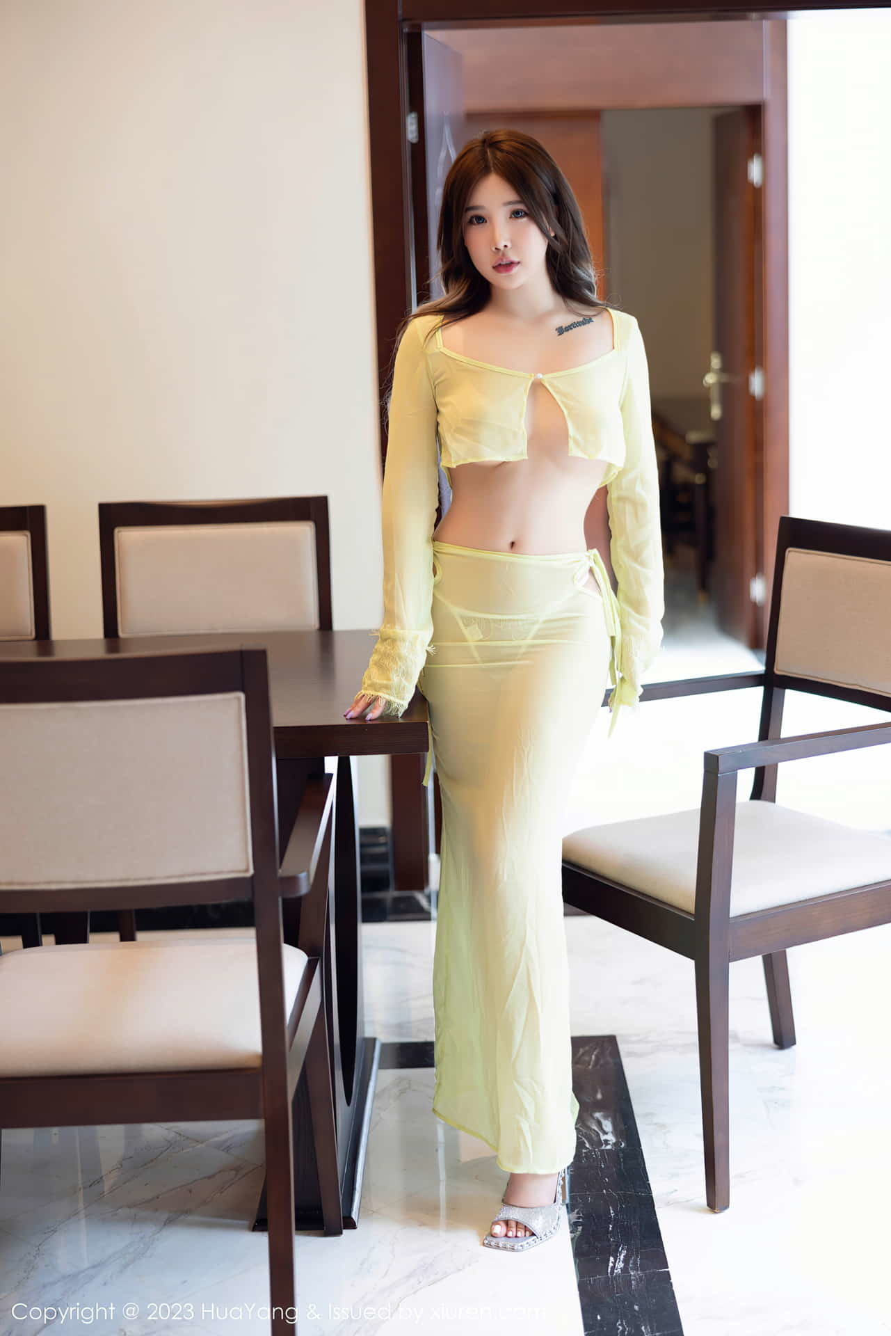 小海臀圓美臀的完美比擬完美舉世無雙身段媚態動人