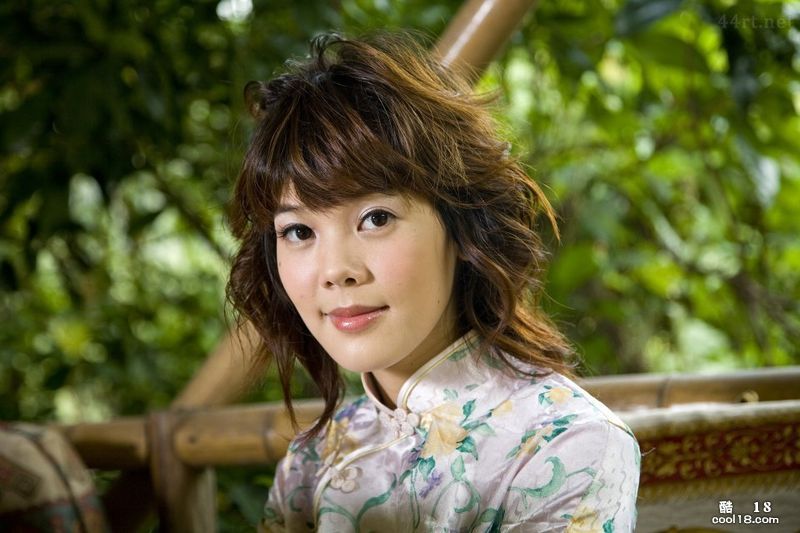 國模曾曉薇大尺私拍旗袍人體-----52p