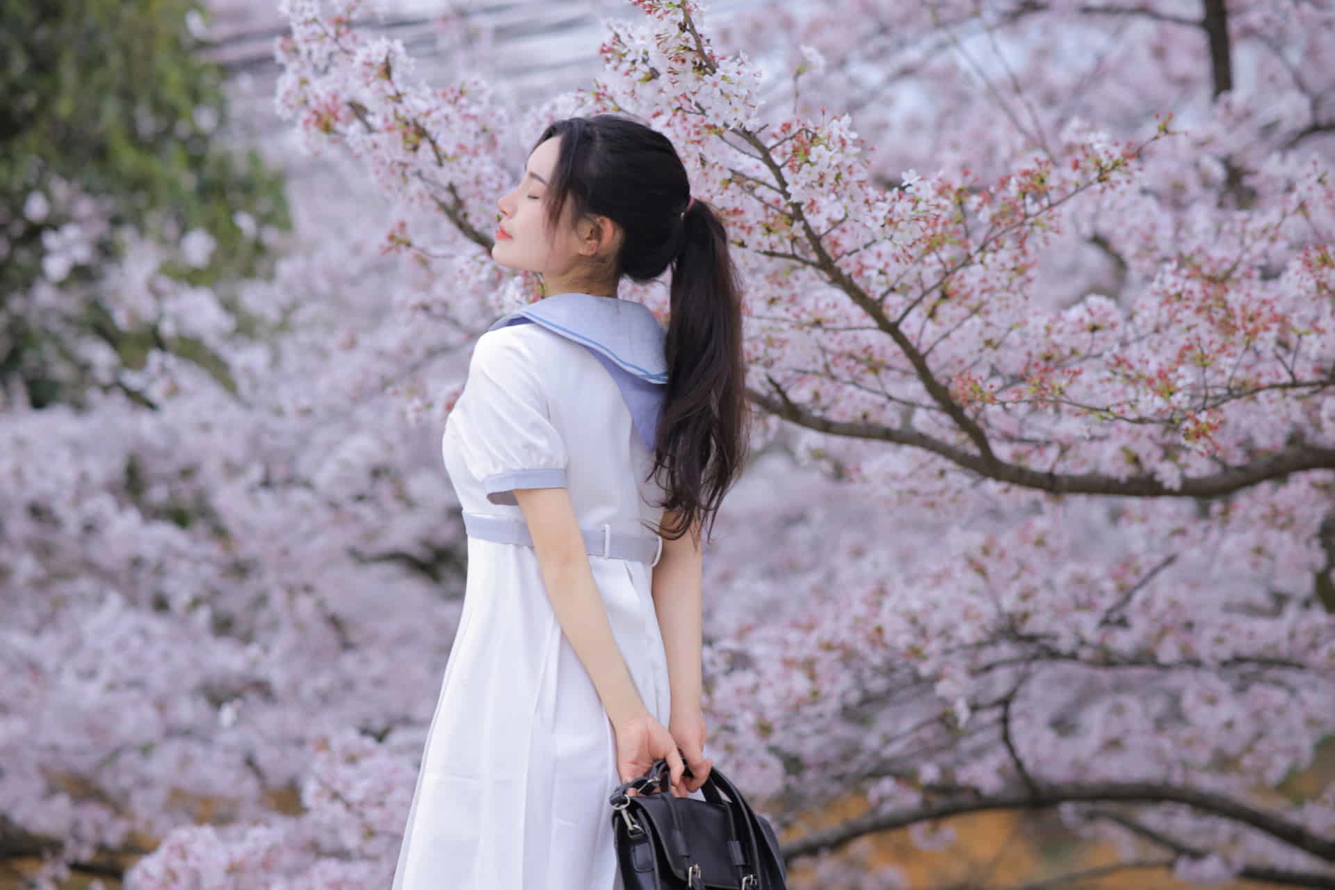 美景佳人櫻花粉嫩穴更粉紅桃暖醬戶外打造美妙胴體