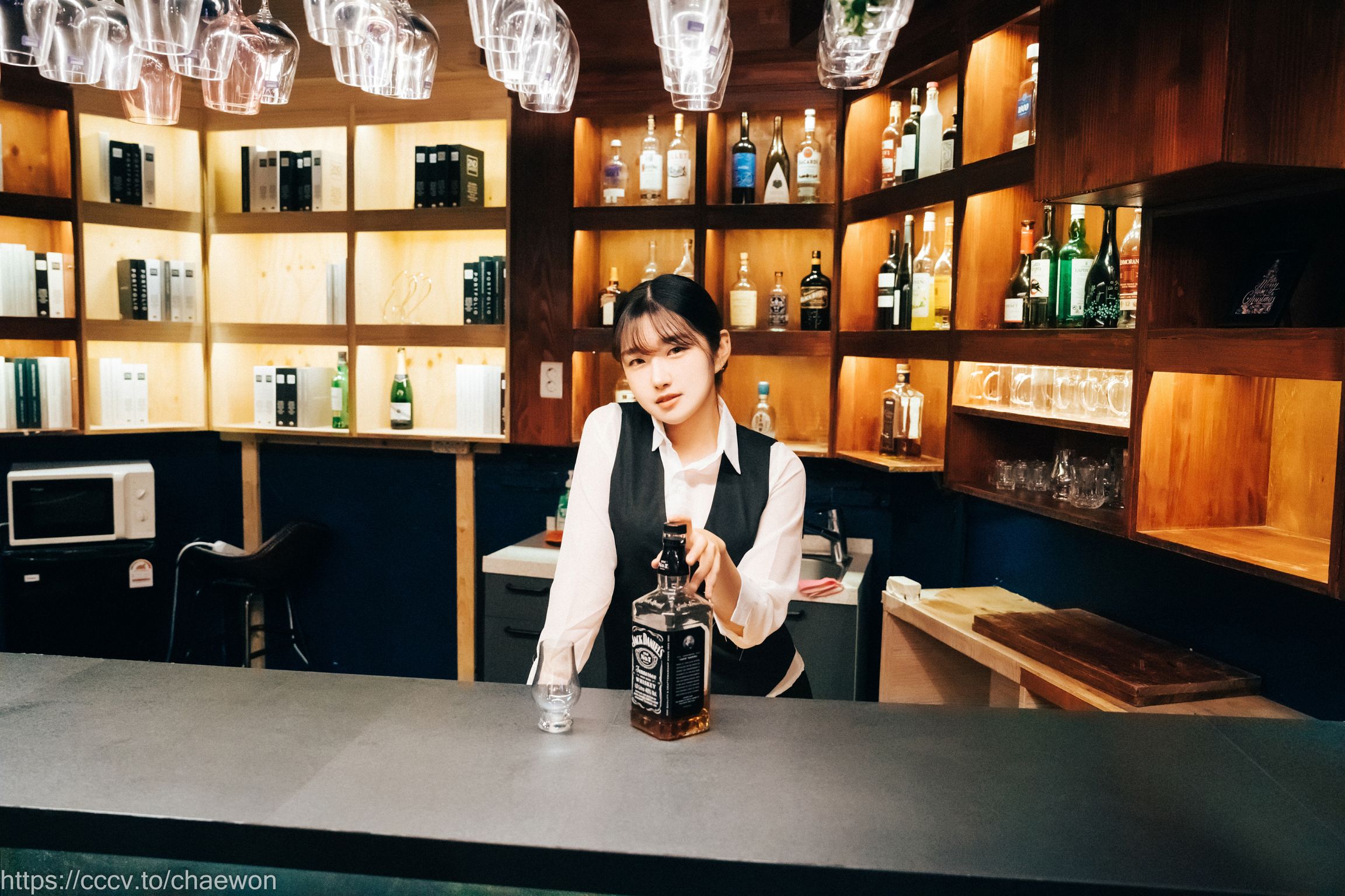 SonSon (손손): S Bar