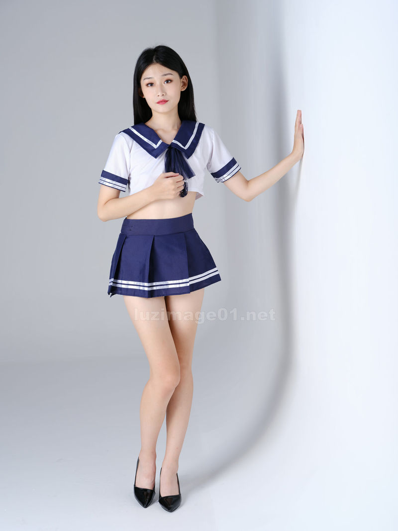 國模真真大尺測量人體私拍套圖