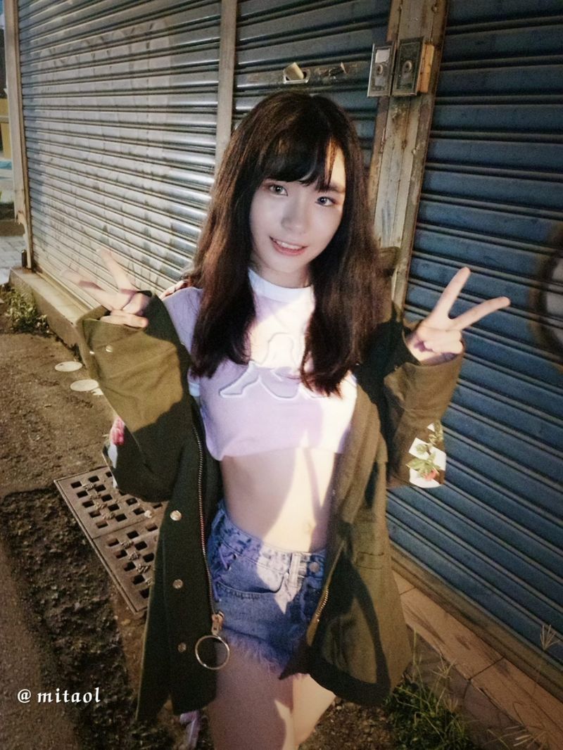 台灣辣妹小嫩模大尺開腳翻稀毛粉穴寫真 - Miu Myoung