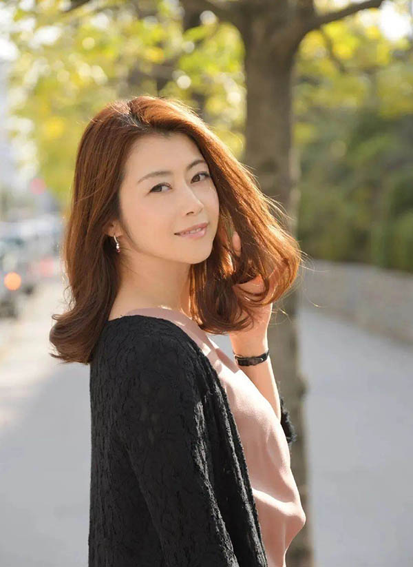 實用且風韻依舊「麥當娜專屬極品TOP 10」 輕熟女愛好者紙巾又不夠了!