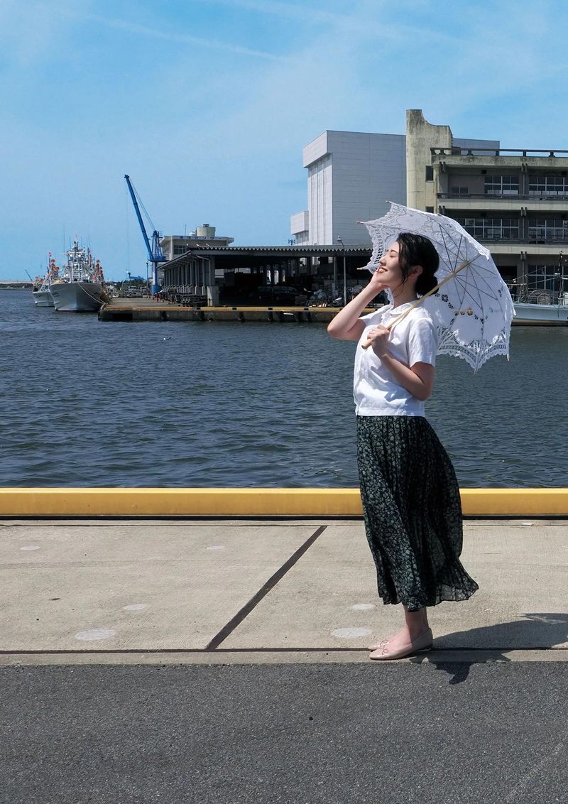 白ばらの夜草野綾寫真集