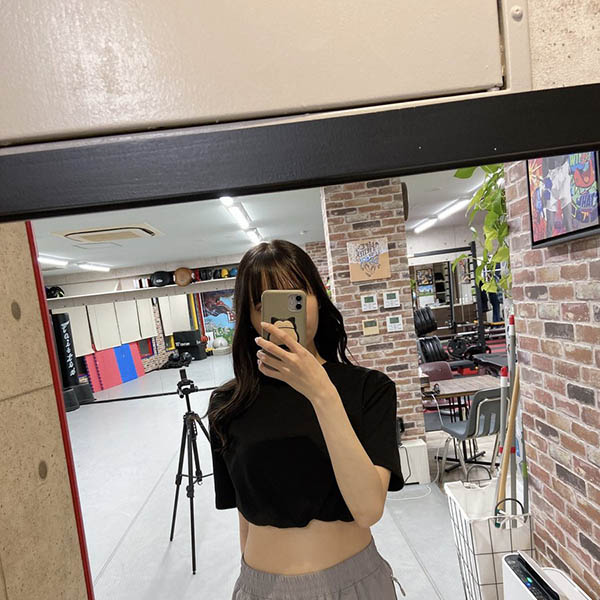 轉職成功！  167公分F罩杯長腳OL「多香良」出道拒當社畜！自曝性經驗少想多體驗！