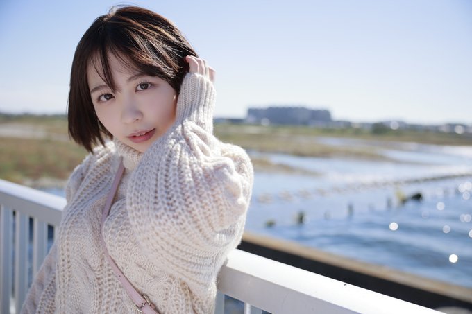 最喜歡的漫畫是JOJO！  G罩杯白嫩巨乳女大學生「宍戸裡帆」出道全因6年前首次看過的作品！