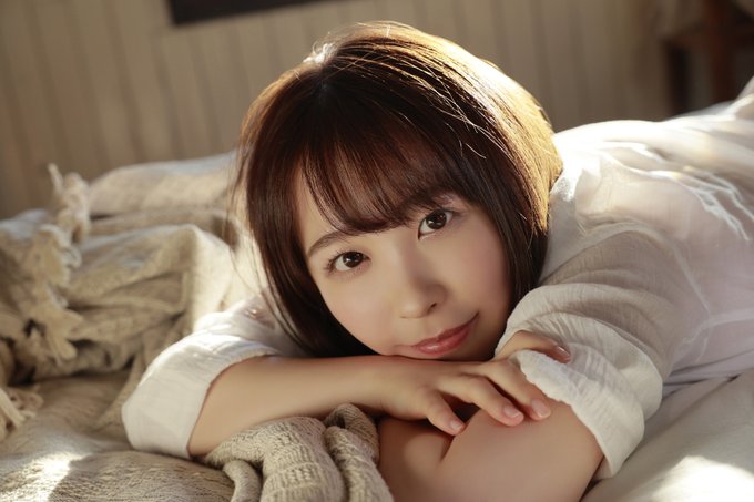 最喜歡的漫畫是JOJO！  G罩杯白嫩巨乳女大學生「宍戸裡帆」出道全因6年前首次看過的作品！