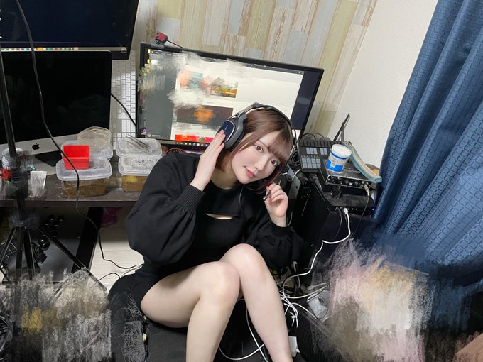 私底下是宅妹！  E罩杯白嫩美少女「天音芽愛」出道！