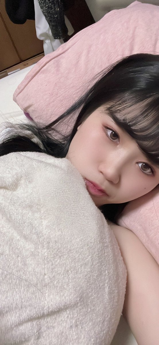 纖瘦巨乳！  F罩杯奇蹟美少女「夏巳友梨佳」出道！只為找回記憶中的刺激快感！