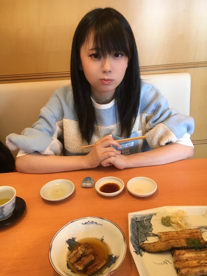 10年經歷！  19歲貧乳棒手美少女「東雲梓」出道！