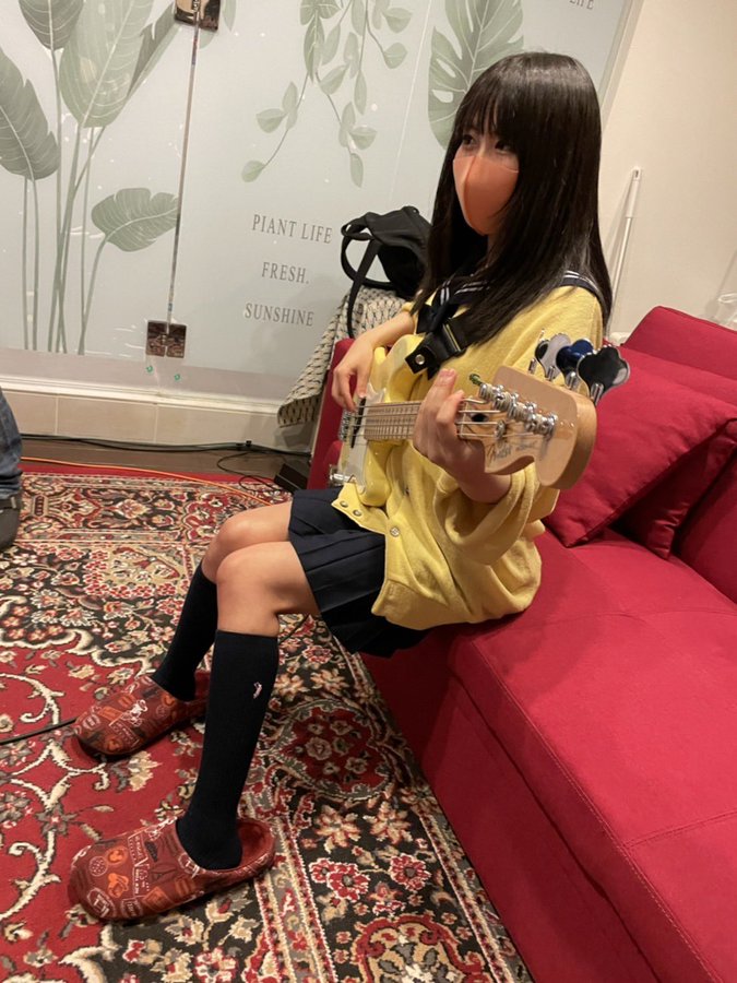 10年經歷！  19歲貧乳棒手美少女「東雲梓」出道！