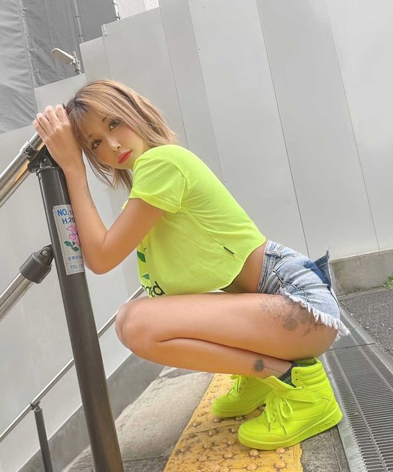 辣妹白轉黑！  D罩杯小麥肌長腿美少女「一色彩葉」172公分好身材攻陷破萬粉絲！