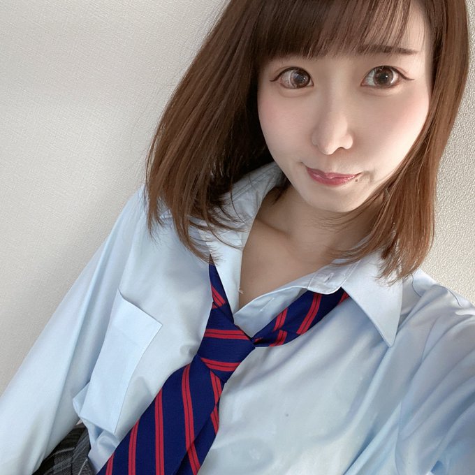 主動報名！  D罩杯苗條美少女「美井雛乃」唯一專長」可以OO」！片商本中出道！