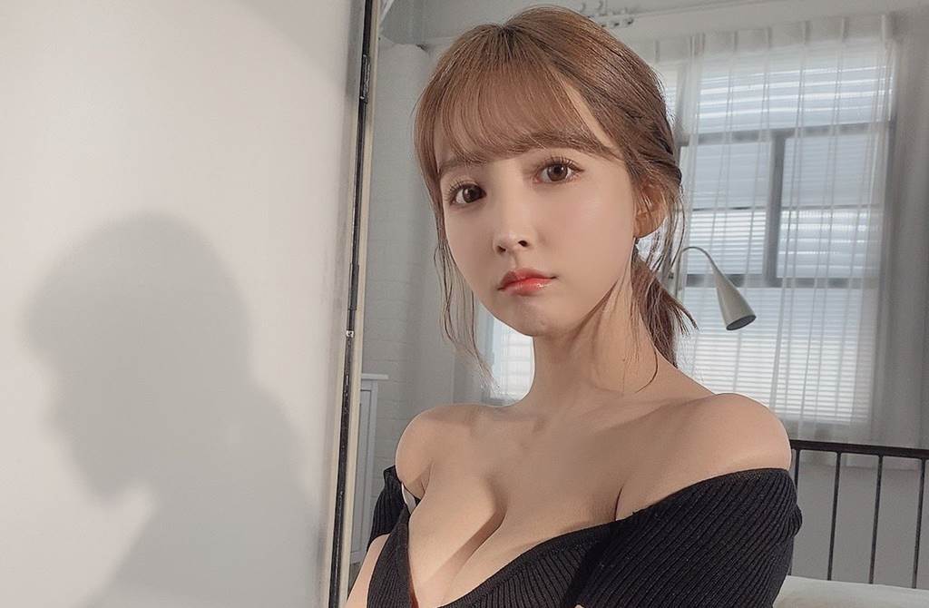 國民女優三上悠亞超寵粉！ 「緊身短裙+開胸露溝」…亮點是這裡的美食