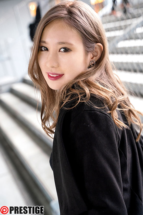 隱藏版！  E罩杯白皙美腿辣妹「柊可憐」不定期出沒界！