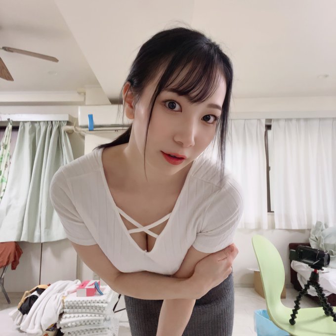 強勢回歸！  F罩杯白皙美女「黒川晴美」是2年前那位S1專屬神臀女優！