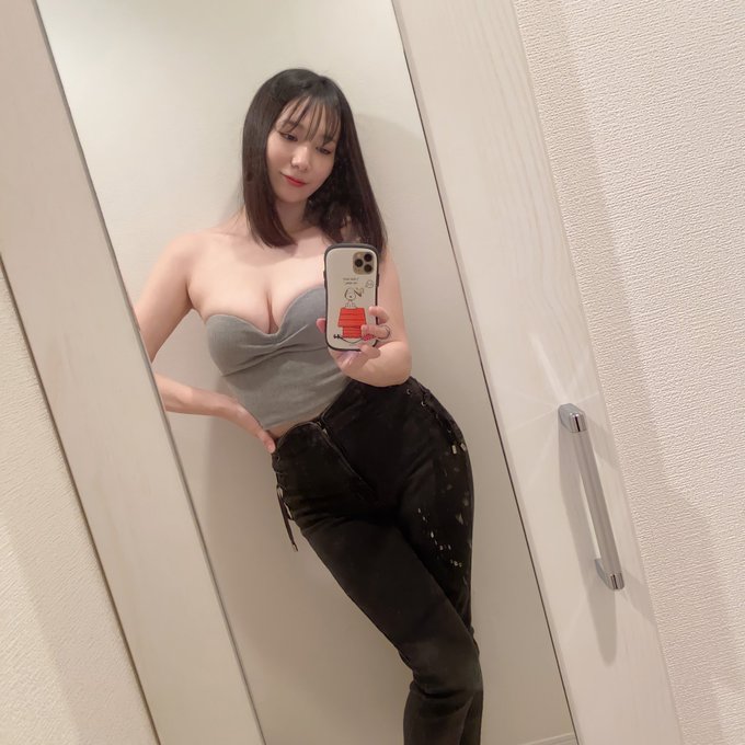 強勢回歸！  F罩杯白皙美女「黒川晴美」是2年前那位S1專屬神臀女優！