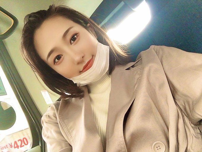 韻味十足！  C罩杯魅惑人妻「白花幸」出道！