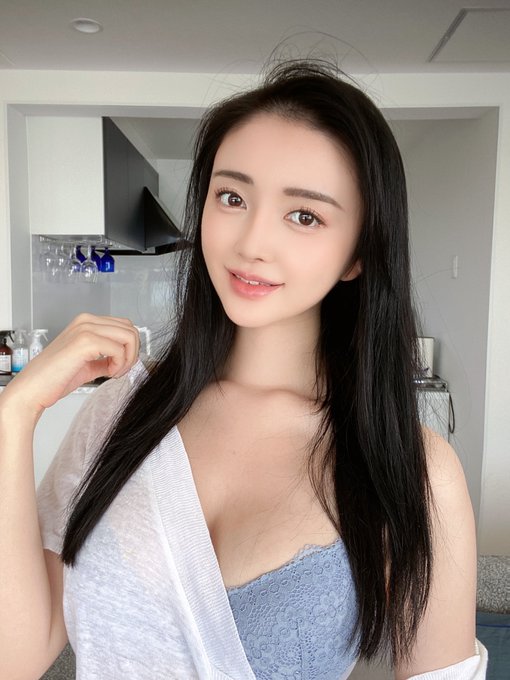 170公分！  G罩杯三聲道女大學生「鈴原美蘭」出道！