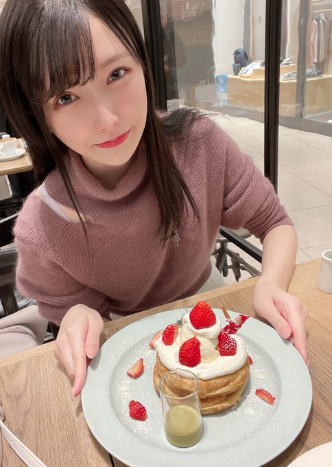 火辣與甜美的結合！  E罩杯補習班講師「宮西光」出道！