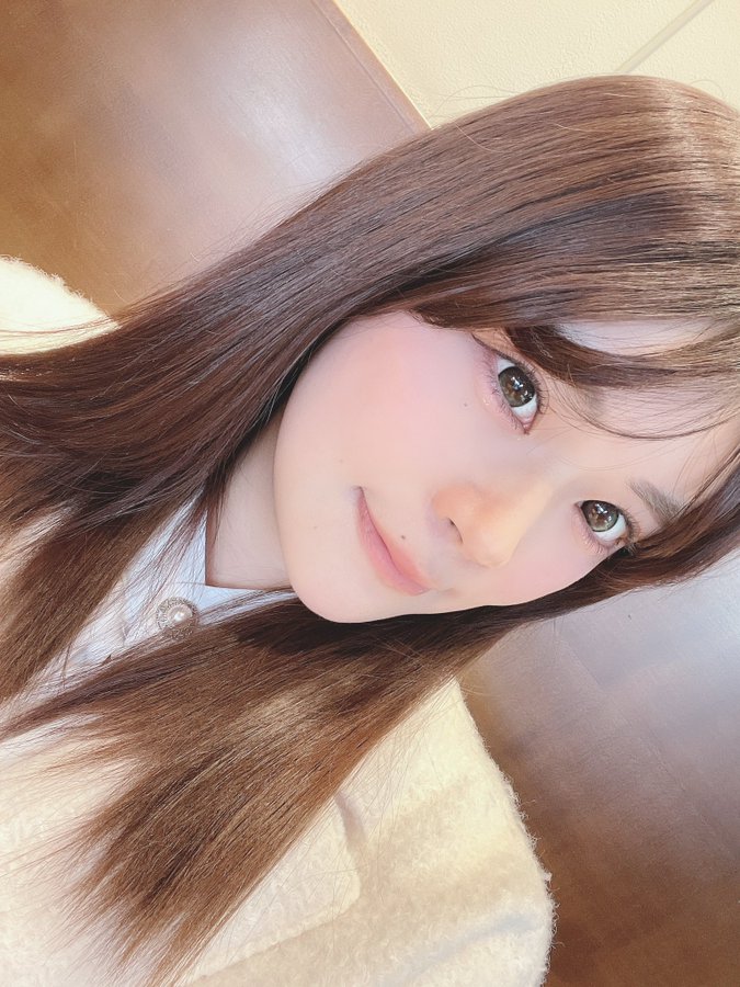 氣質巨乳！  F罩杯火辣美女「都久井莉緒」出道！