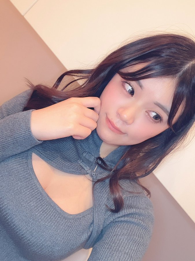 氣質巨乳！  F罩杯火辣美女「都久井莉緒」出道！