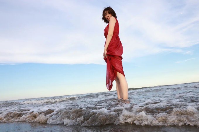 今年最後王牌Show hand! G罩杯寫真偶像「翼舞」頂尖片商S1正式出道!