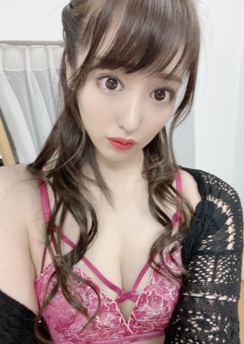 人如其名！雪嫩白皙B罩杯貧乳美少女「姬乃雪」出道！推特一周拿下近9千追蹤！