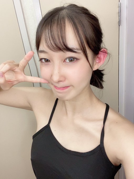 胸懷大痣！  F罩杯白皙巨乳「咲野瑞希」出道！推特雙峰罩不住挑戰下乳夾牙刷！