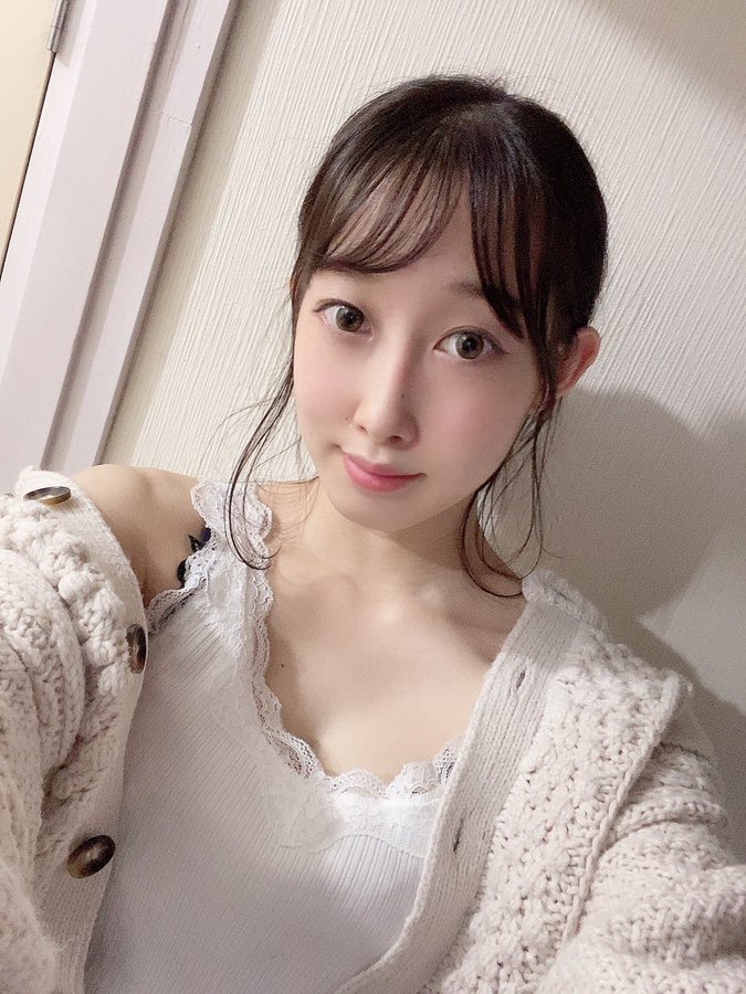 胸懷大痣！  F罩杯白皙巨乳「咲野瑞希」出道！推特雙峰罩不住挑戰下乳夾牙刷！