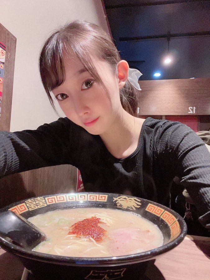 胸懷大痣！  F罩杯白皙巨乳「咲野瑞希」出道！推特雙峰罩不住挑戰下乳夾牙刷！