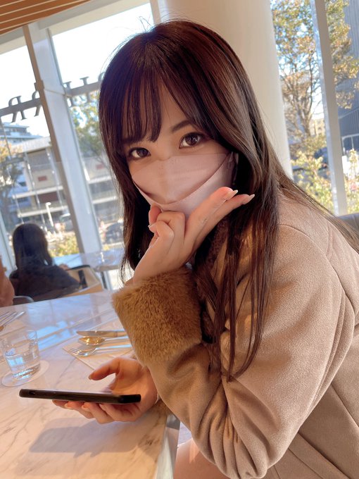 宛若真人娃娃！  B罩杯微乳天然美少女「福田桃」本月出道！推特上千追蹤醞釀人氣！