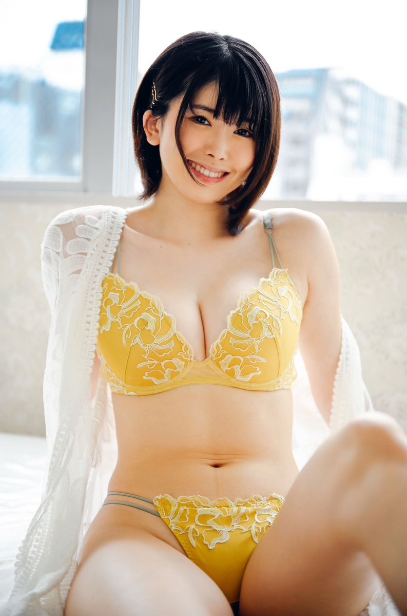 最強！  G罩杯170公分女大學生「明日見未來」出道！竟是擁有千萬點閱的YouTuber！