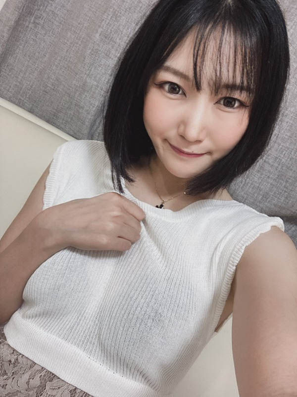 移籍改名！  22吋水蛇腰E罩杯美少女「夏目未來」轉生再出發！