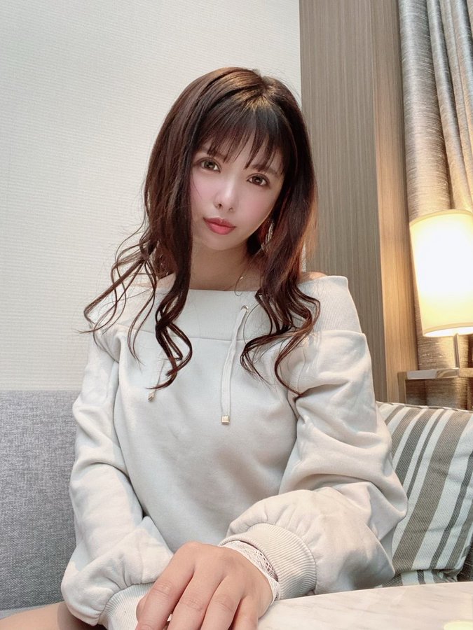 改名復出！  H罩杯長腿美女「綠川雅」閃電引退沈寂3個月改名「MIYABI」重生！