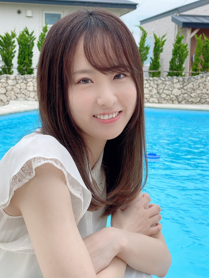 美麗才女！  E罩杯美少女氣象預報員「白坂美杏」出道！全裸報氣象福利狂吸上千粉絲！