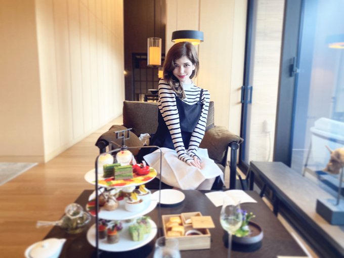 7頭身！  F罩杯白皙日美混血兒「蘿琳花戀」出道！