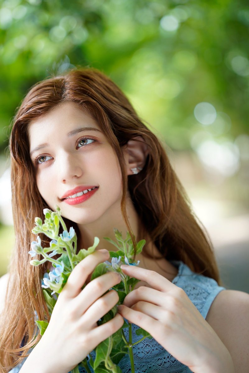 7頭身！  F罩杯白皙日美混血兒「蘿琳花戀」出道！