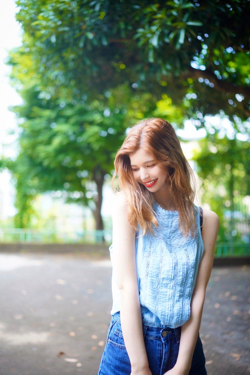 7頭身！  F罩杯白皙日美混血兒「蘿琳花戀」出道！