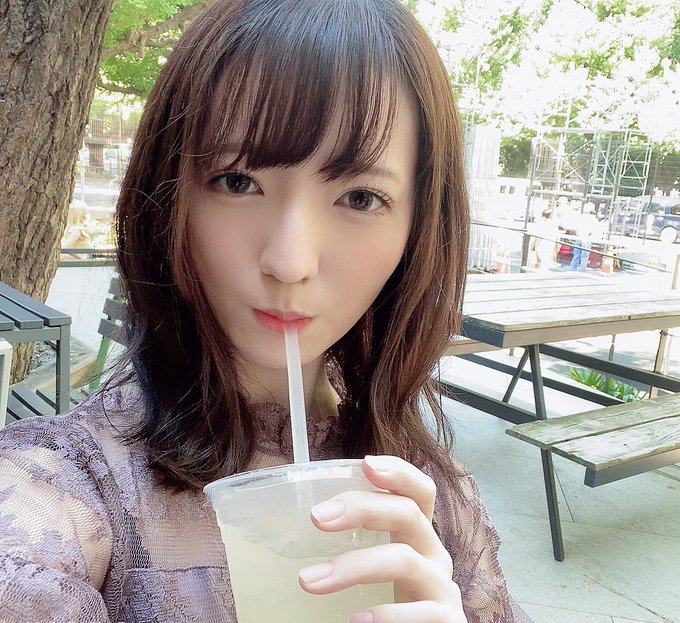 聲優級！  20歲F罩杯聲優學校學生「小花暖」出道！