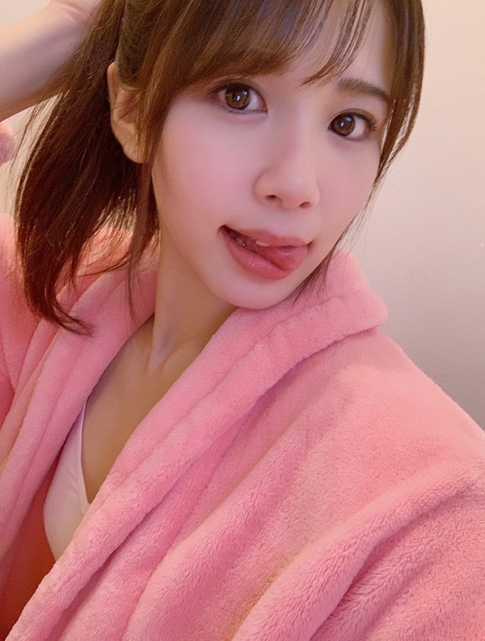 翹臀美乳！  D罩杯前學生會長「花崎心春」出道！坦言最愛大叔熟男魅力！