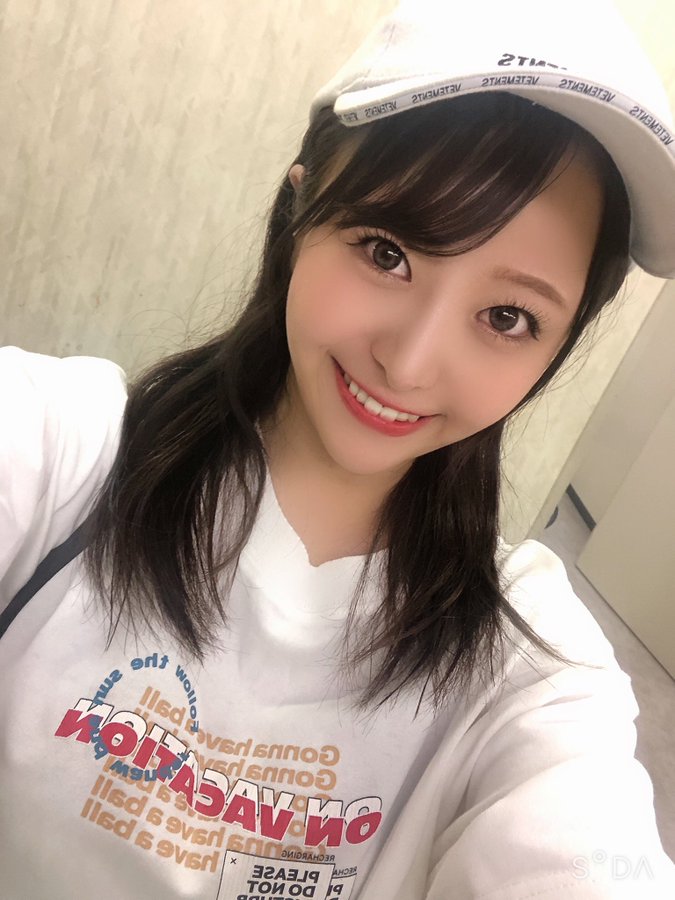 笑容甜美！  D罩杯棒球隊經理「深月芽衣」出道！自曝曾和隊上成員滾床單！